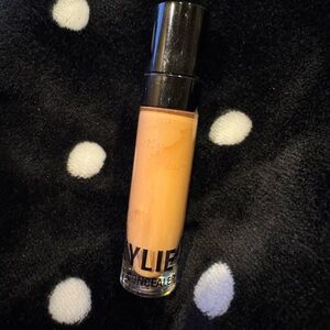 Kylie Cosmetics Concealer - Pinenut